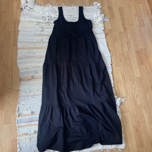 crown & ivy Dresses & Skirts - NWT Beautiful Crown & Ivy Sleeveless Black Tiered Maxi Dress Size Large